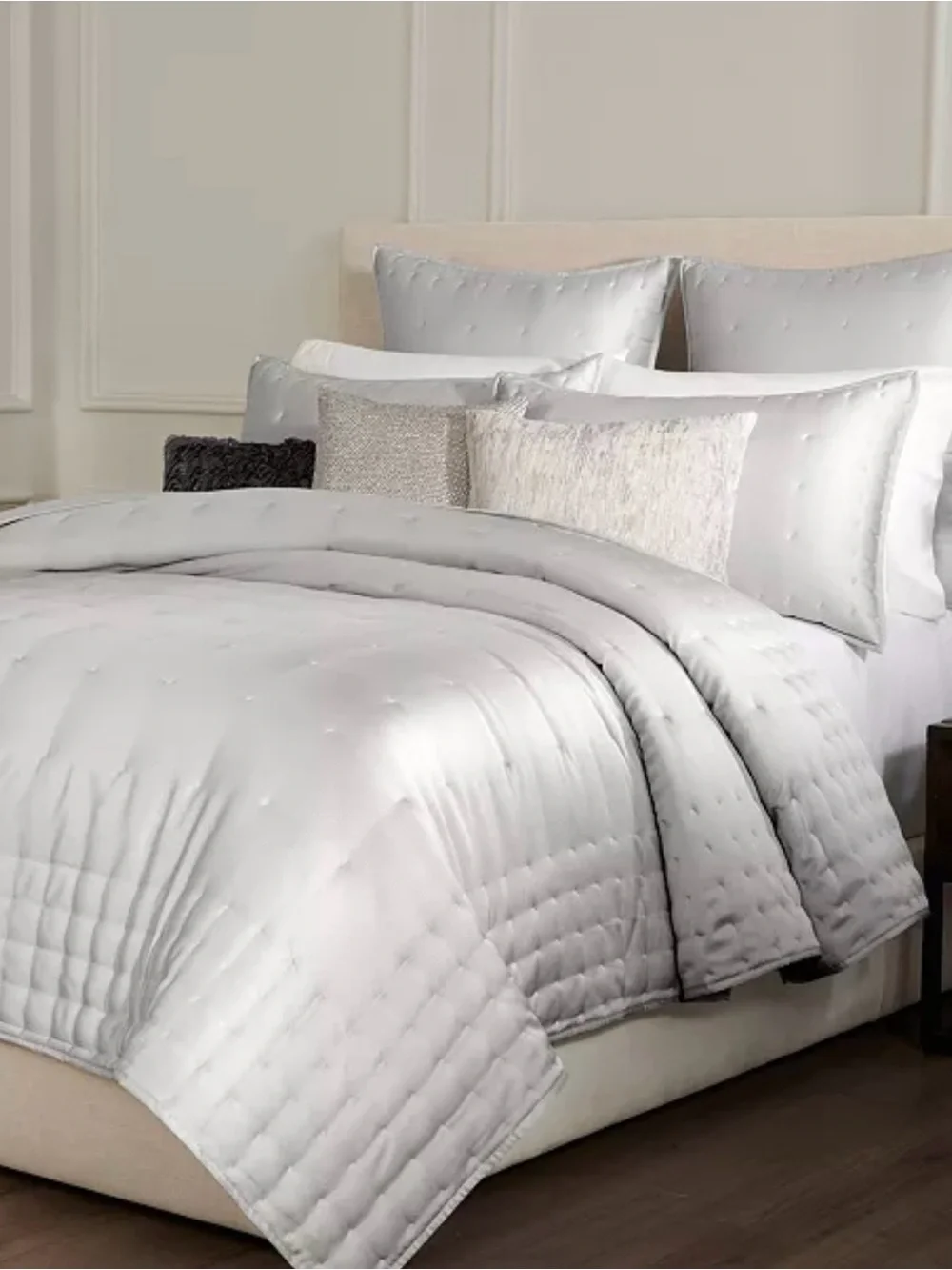 Donna Karan Hammered Silk King Quilt Set in Platinum
